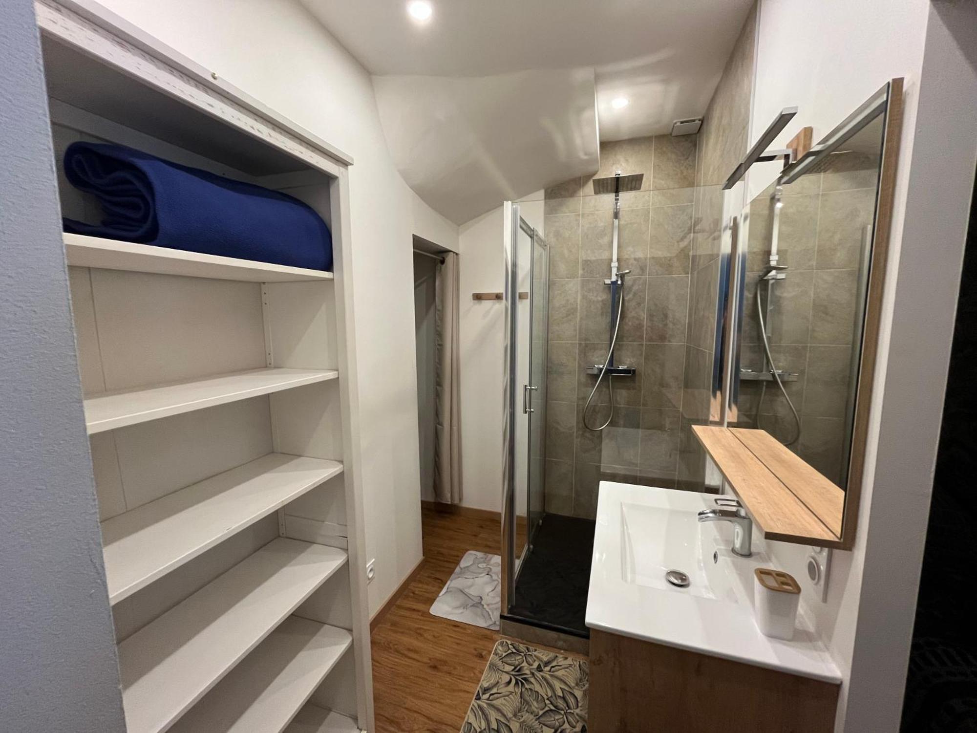 Apartamento T2 Cosy 700 M De La Grotte *